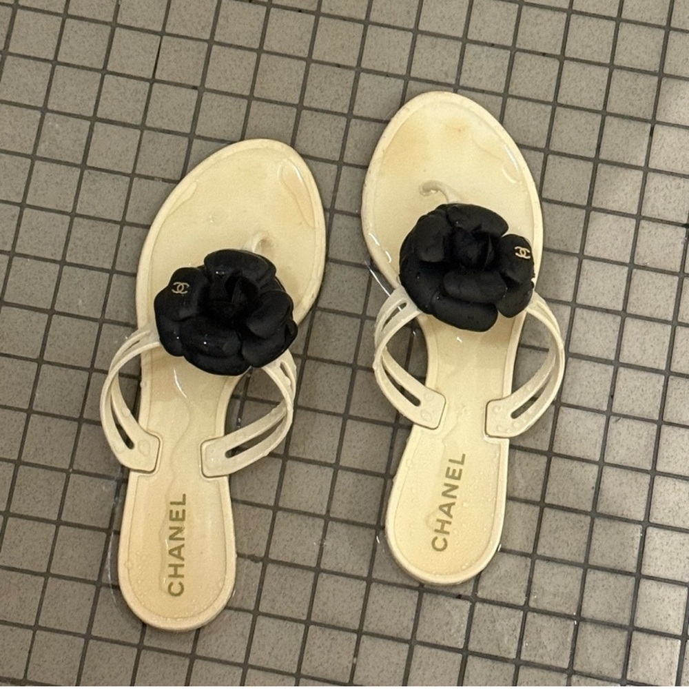 CHANEL Sandals, size 38